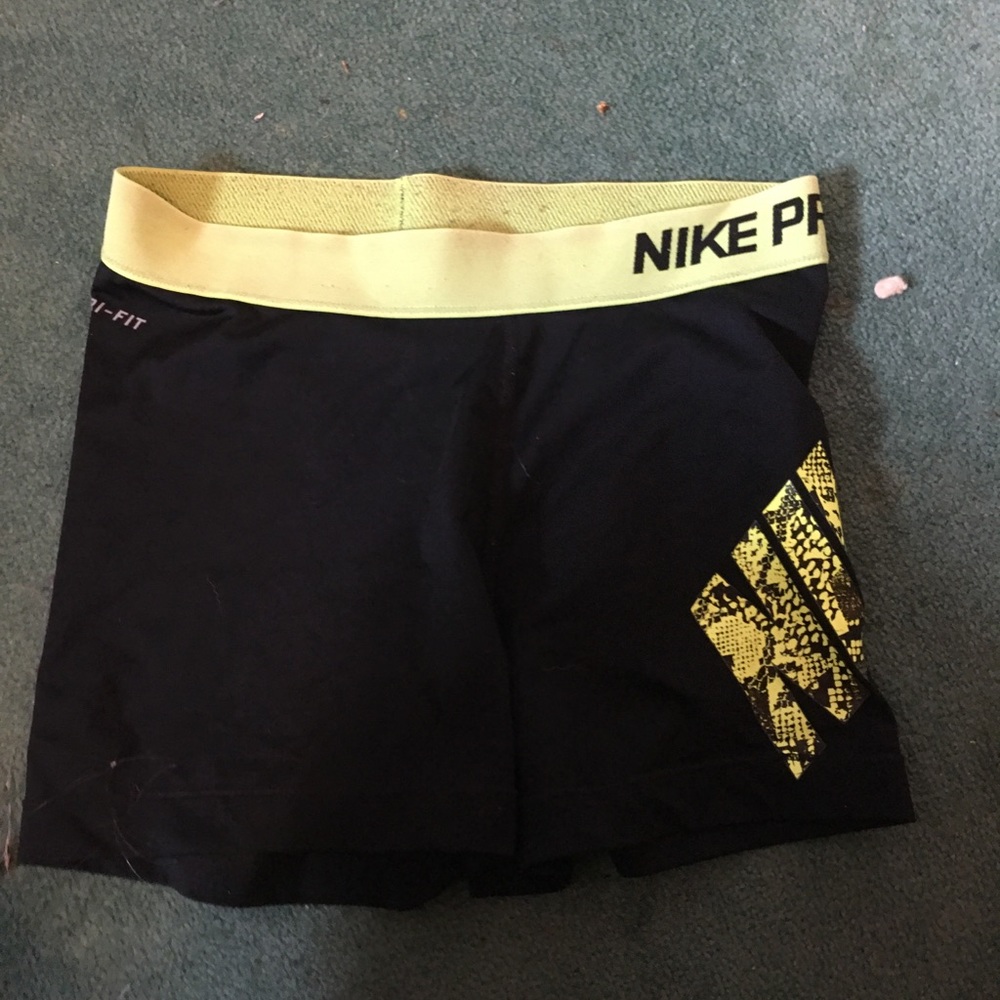 Nike pro